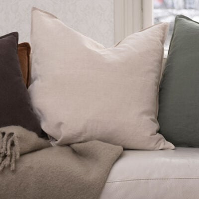 Fanni K Lina koristetyyny 65x65 cm pähkinänruskea